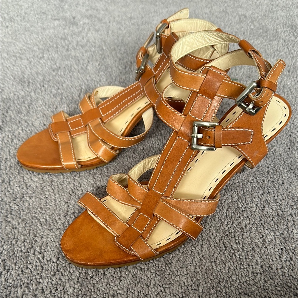 COACH Flora Vachetta tan Brown Leather Strappy ankle 3” heel Sandals Sz 10